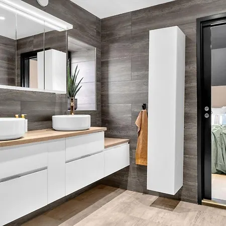 Aurora Polaris - With Outdoor Sauna - 750m From Center - Free Parking Villa