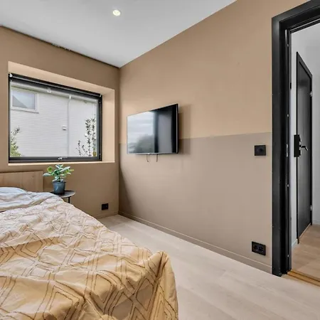 Villa Aurora Polaris - With Outdoor Sauna - 750m From Center - Free Parking *