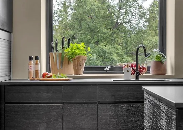 Вилла Aurora Polaris - With Outdoor Sauna - 750m From Center - Free Parking Тромсё