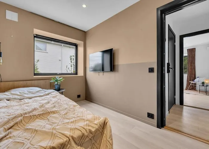 Villa Aurora Polaris - With Outdoor Sauna - 750m From Center - Free Parking *